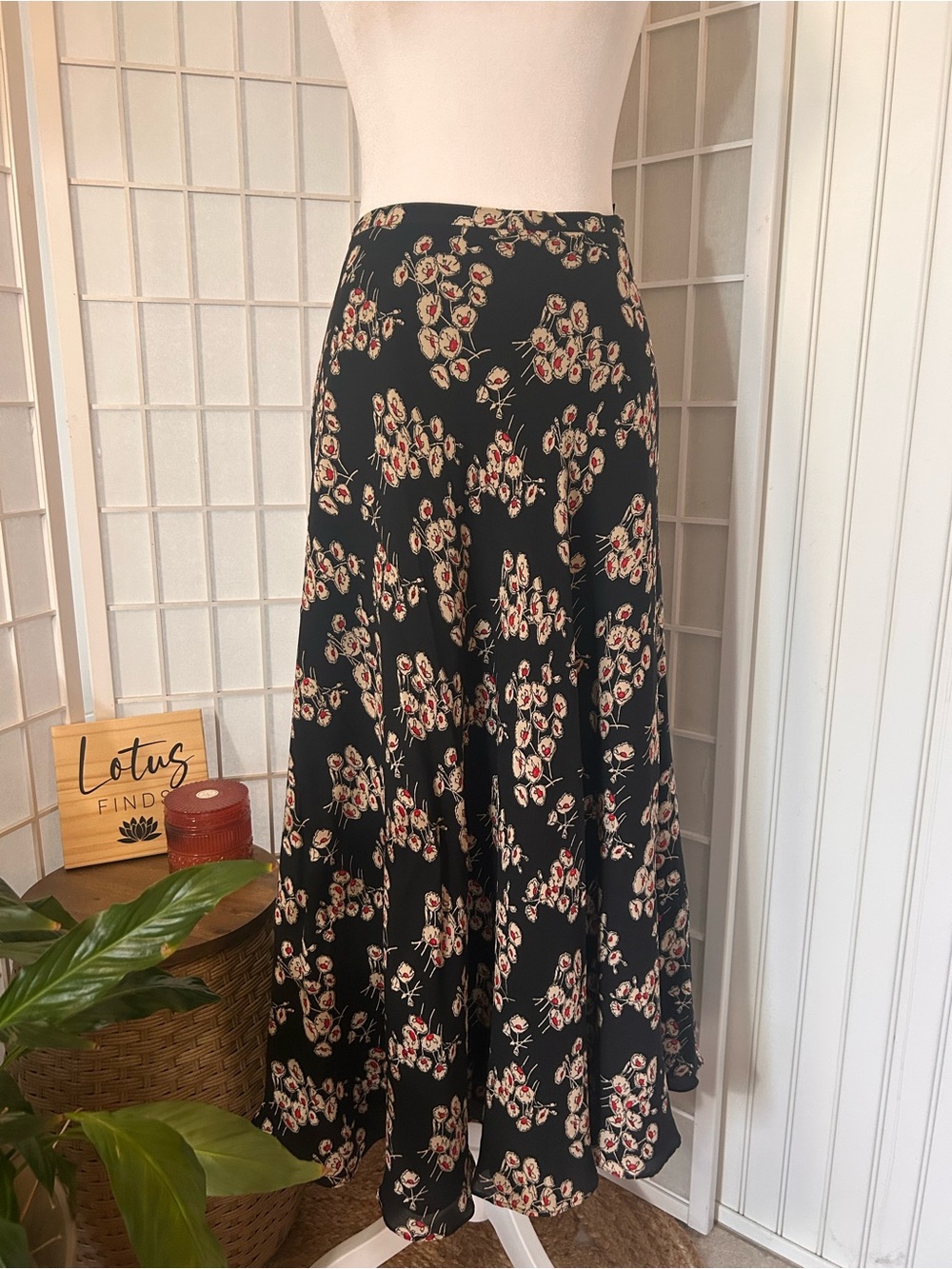 Jones New York Black Floral 100% Silk A-Line Maxi Skirt Size 14